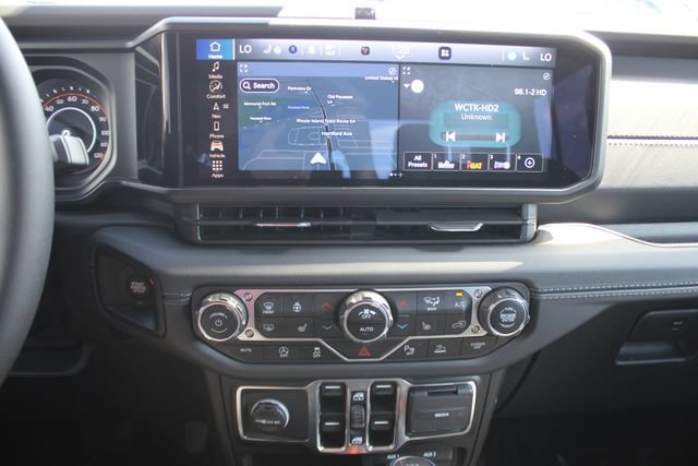 Used 2024 Jeep Gladiator Sport w/ Premium Package AWD/4WD image 4