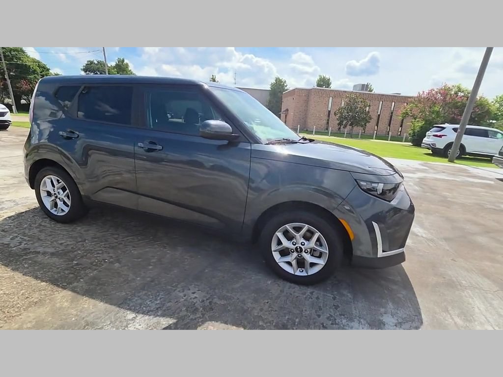 Used 2025 Kia Soul LX w/ LX Technology Package FWD image 38