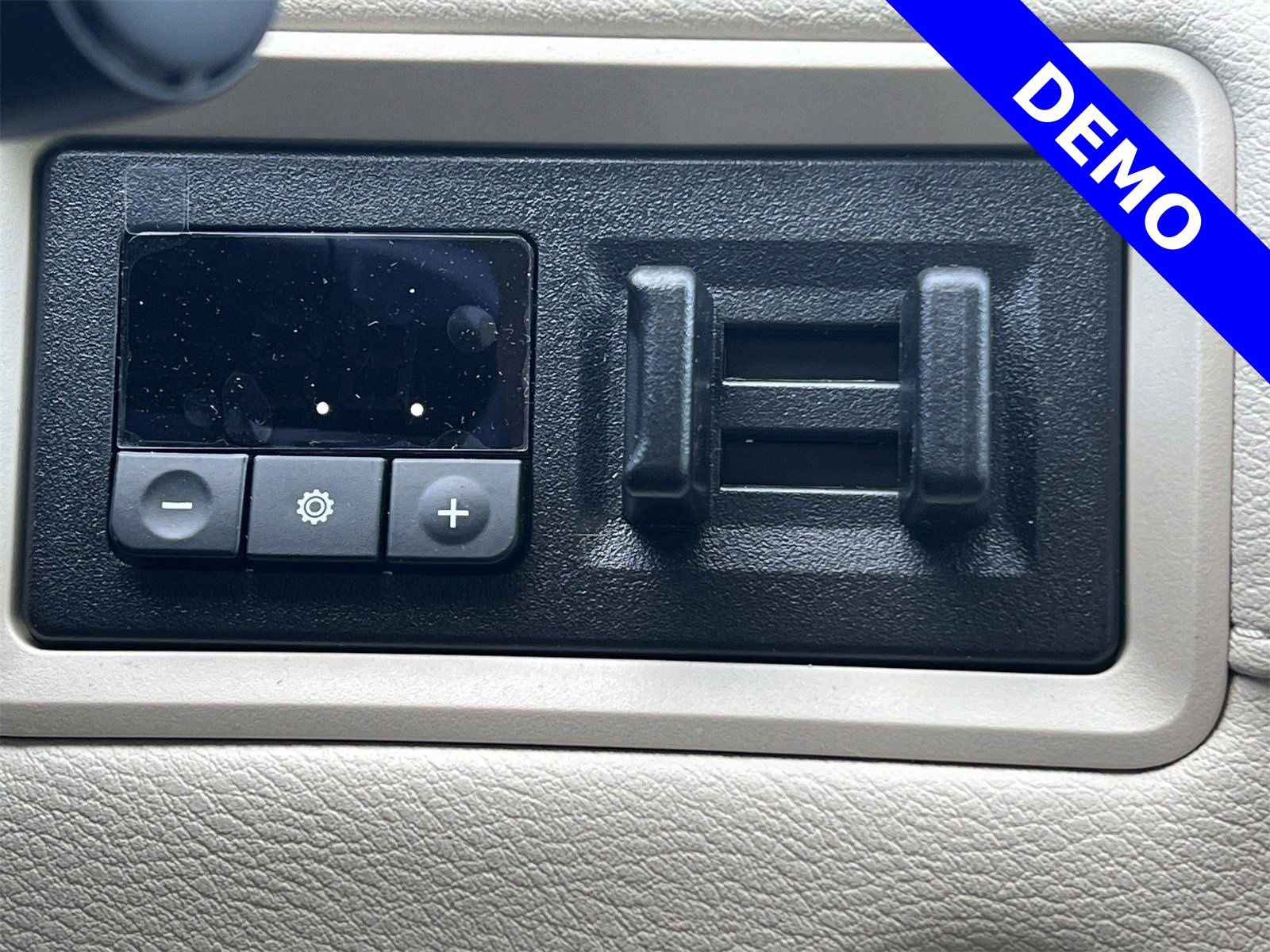 New 2025 Nissan Armada Platinum Reserve AWD/4WD image 7