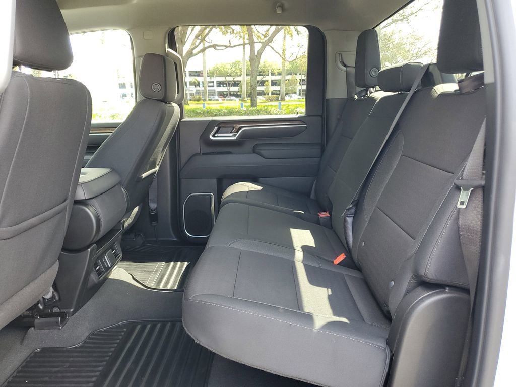 Used 2025 Chevrolet Silverado 2500 LT w/ Convenience Package AWD/4WD image 8