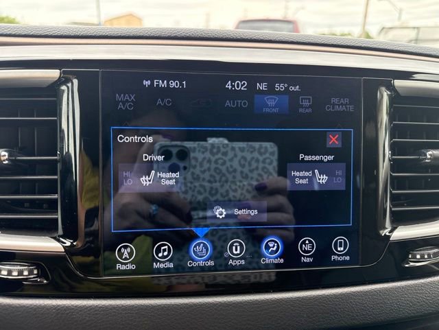 Used 2017 Chrysler Pacifica Touring-L w/ Tire & Wheel Group FWD image 25