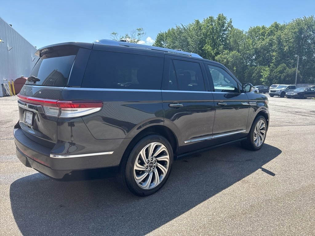 Used 2022 Lincoln Navigator Reserve AWD/4WD image 13