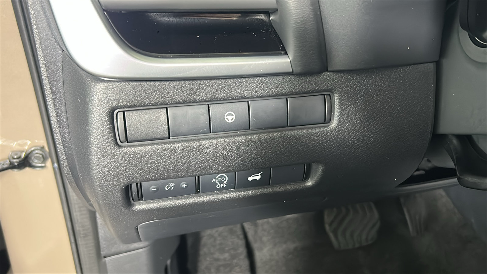 Used 2025 Nissan Rogue SV AWD/4WD image 24