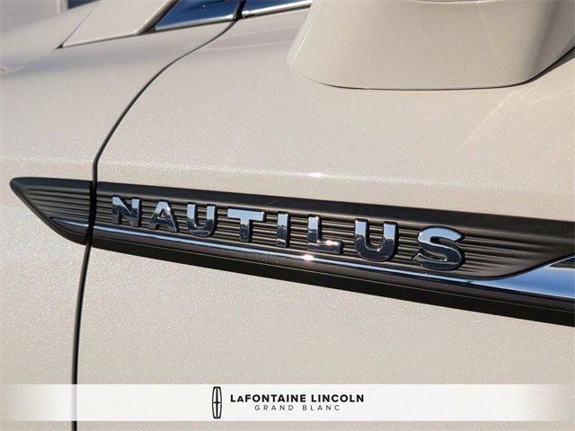 Certified 2023 Lincoln Nautilus AWD w/ Premium Package image 10