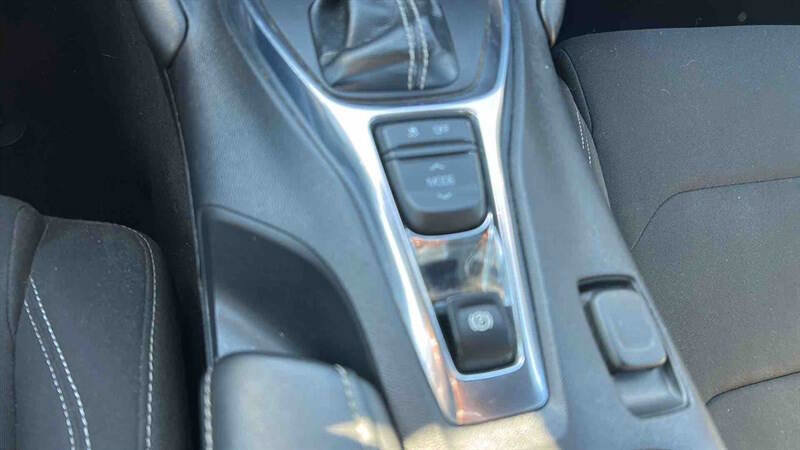 Used 2021 Chevrolet Camaro LT image 18