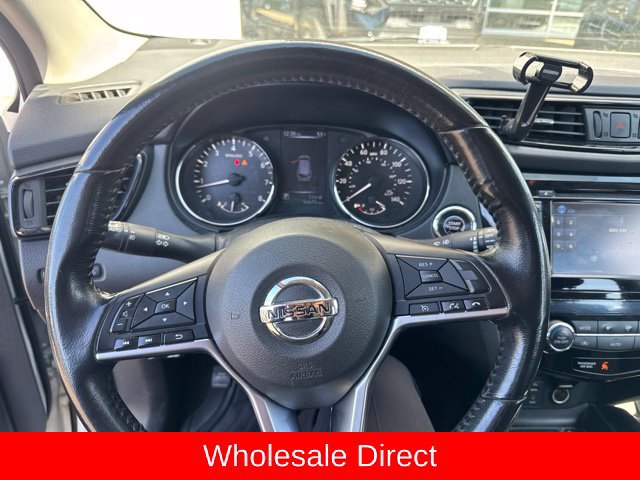 Used 2017 Nissan Rogue Sport SV w/ SV Premium Package AWD/4WD image 3