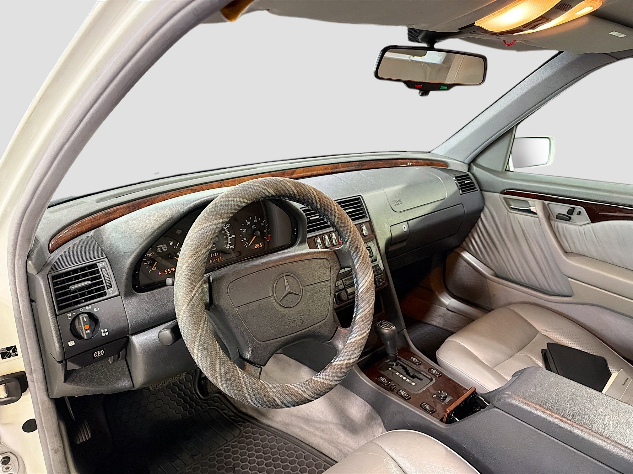 Used 1996 Mercedes-Benz C 280 4dr Sdn 2.8L image 2