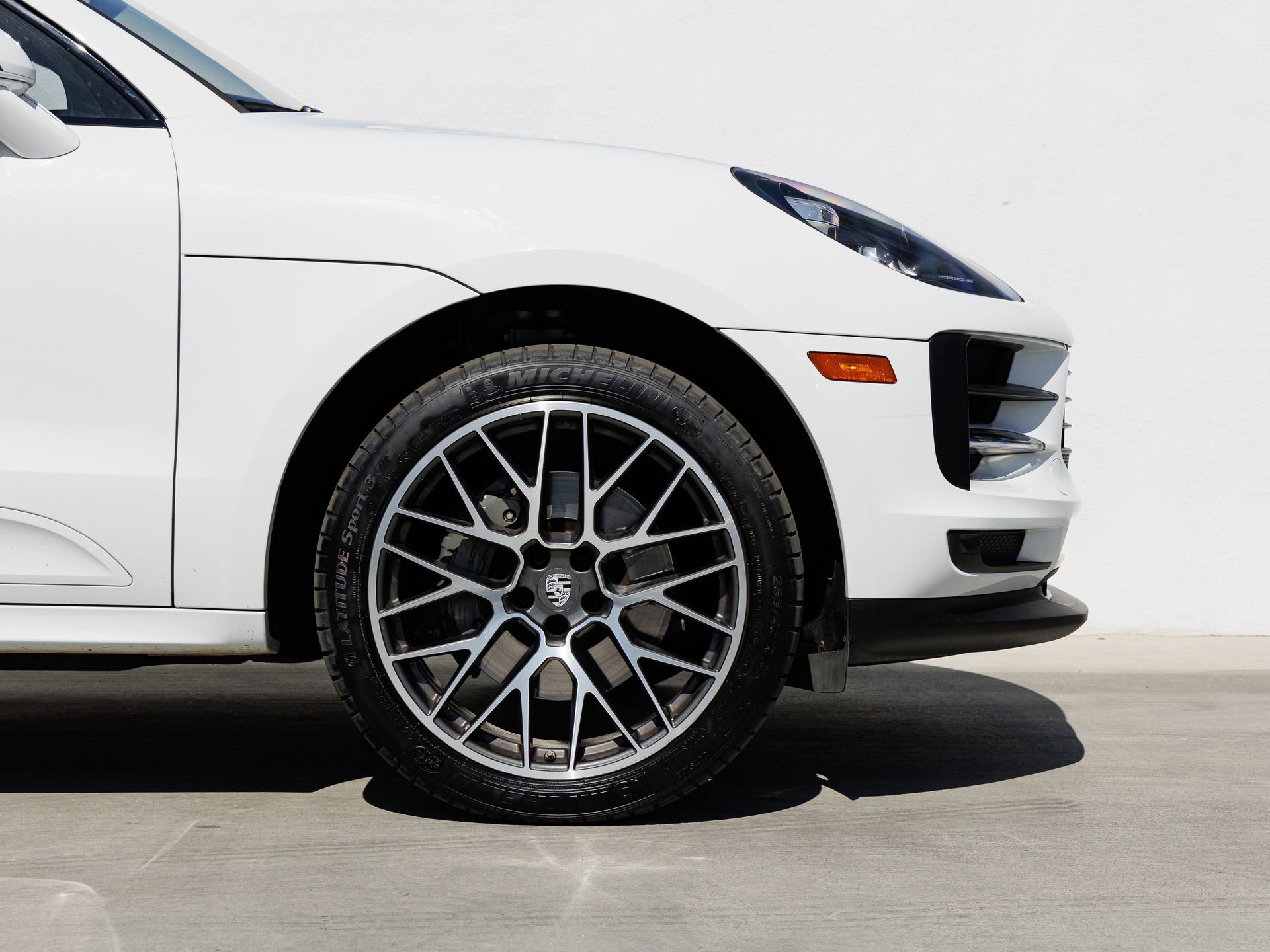 Certified 2021 Porsche Macan S AWD/4WD image 11