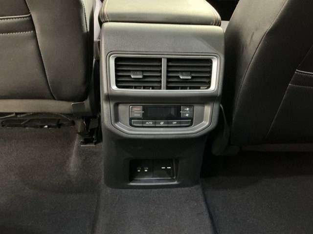 Used 2024 Volkswagen Atlas Peak Edition SE AWD/4WD image 35