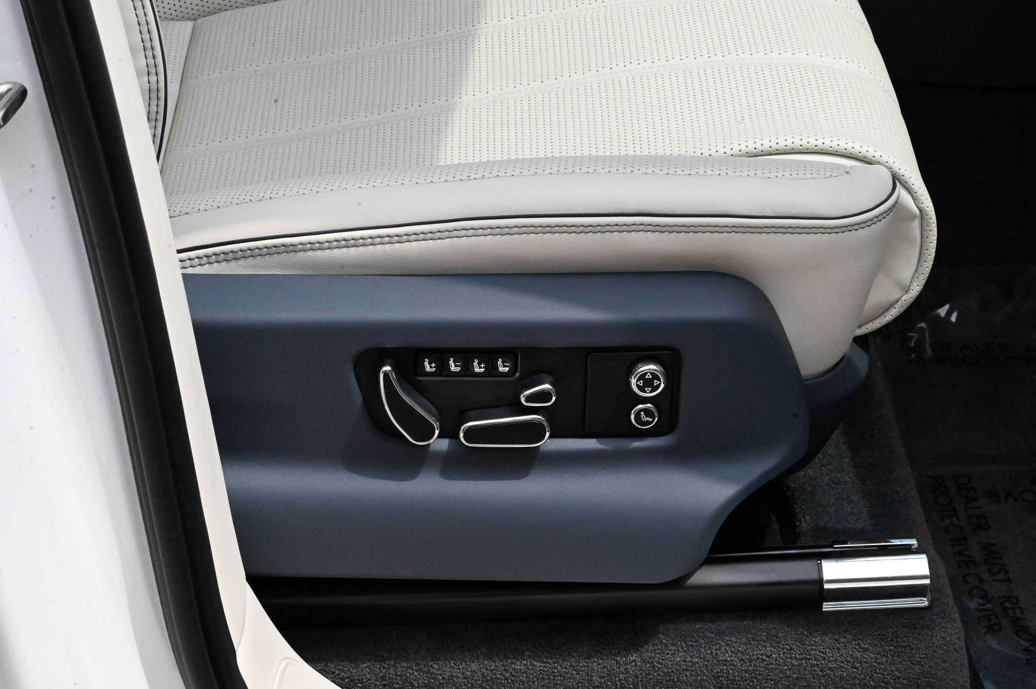 Used 2023 Bentley Bentayga AWD/4WD image 63