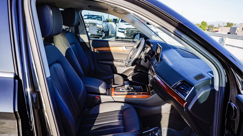 Used 2021 Audi Q5 e Premium Plus w/ Premium Plus Package image 18