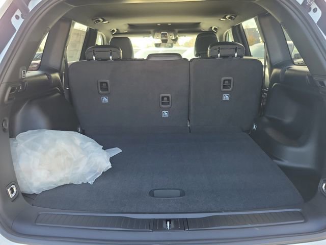 New 2025 Jeep Grand Cherokee Altitude image 8