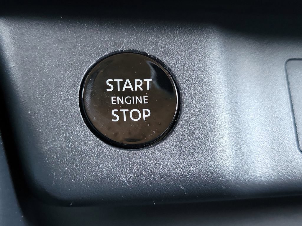 Used 2024 Nissan Rogue SV AWD/4WD image 9