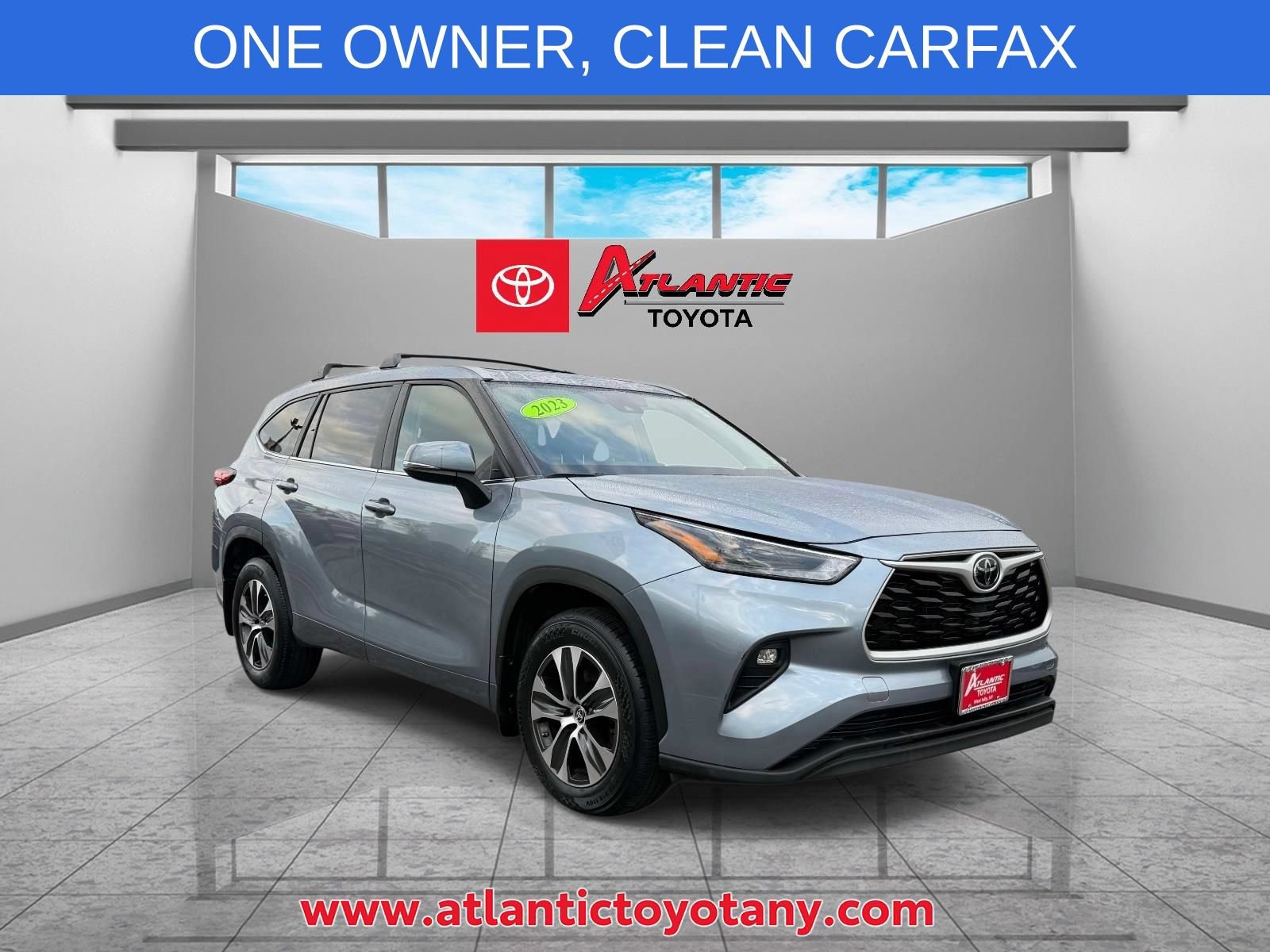 Used 2023 Toyota Highlander XLE AWD/4WD image 1