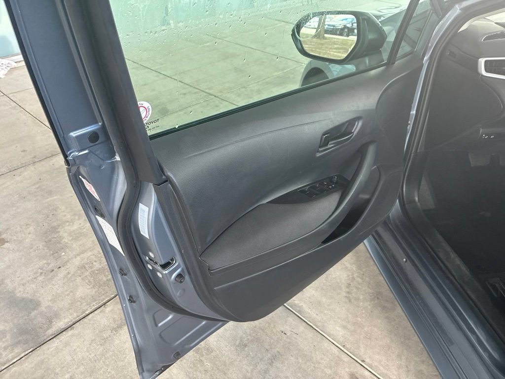Used 2025 Toyota Corolla LE FWD image 16