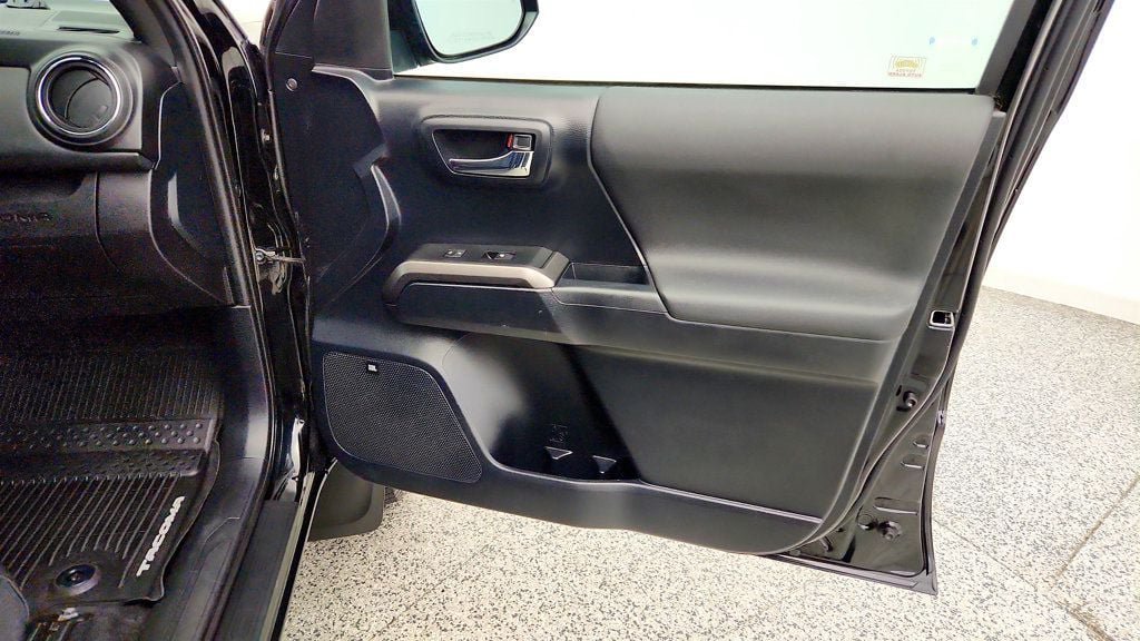 Used 2019 Toyota Tacoma TRD Pro AWD/4WD image 27