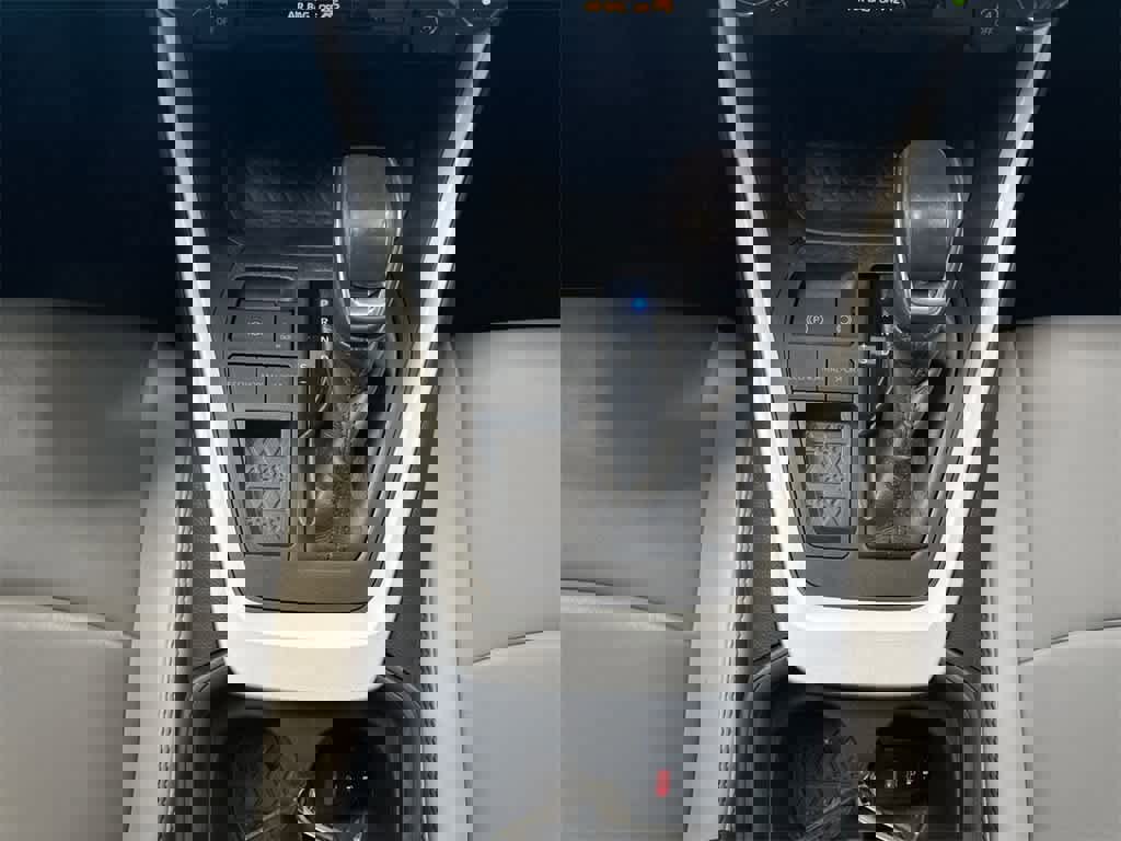 Used 2021 Toyota RAV4 XLE Premium image 33