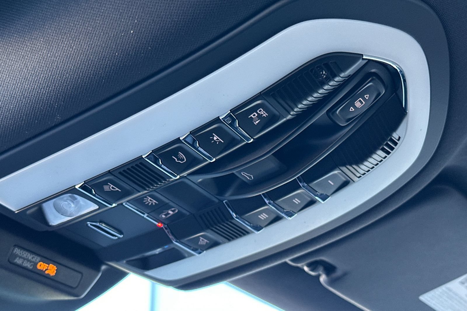 New 2026 Porsche Macan AWD/4WD image 21