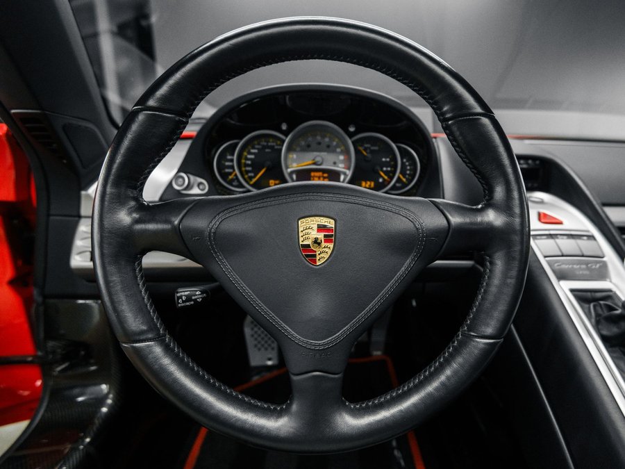Used 2005 Porsche Carrera GT RWD image 19