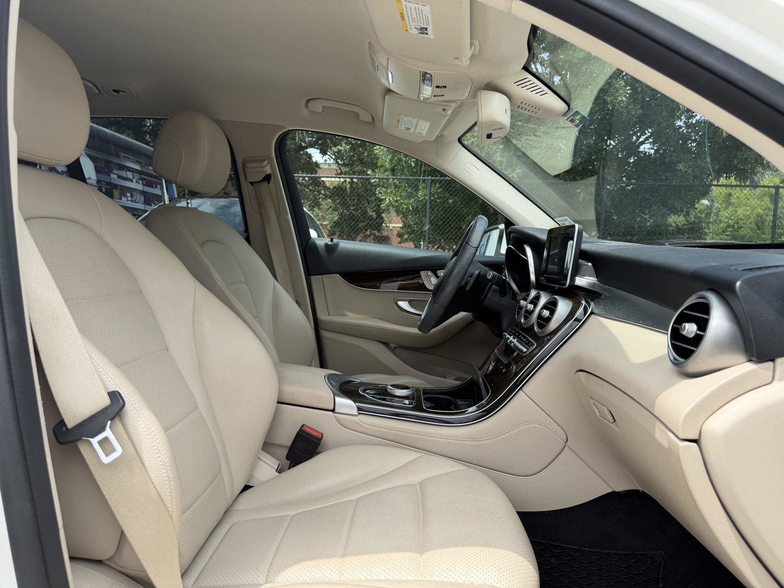 Used 2019 Mercedes-Benz GLC 300 image 30