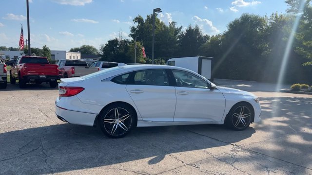 Used 2021 Honda Accord Touring image 9