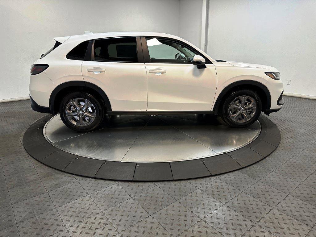 New 2026 Honda HR-V LX image 9