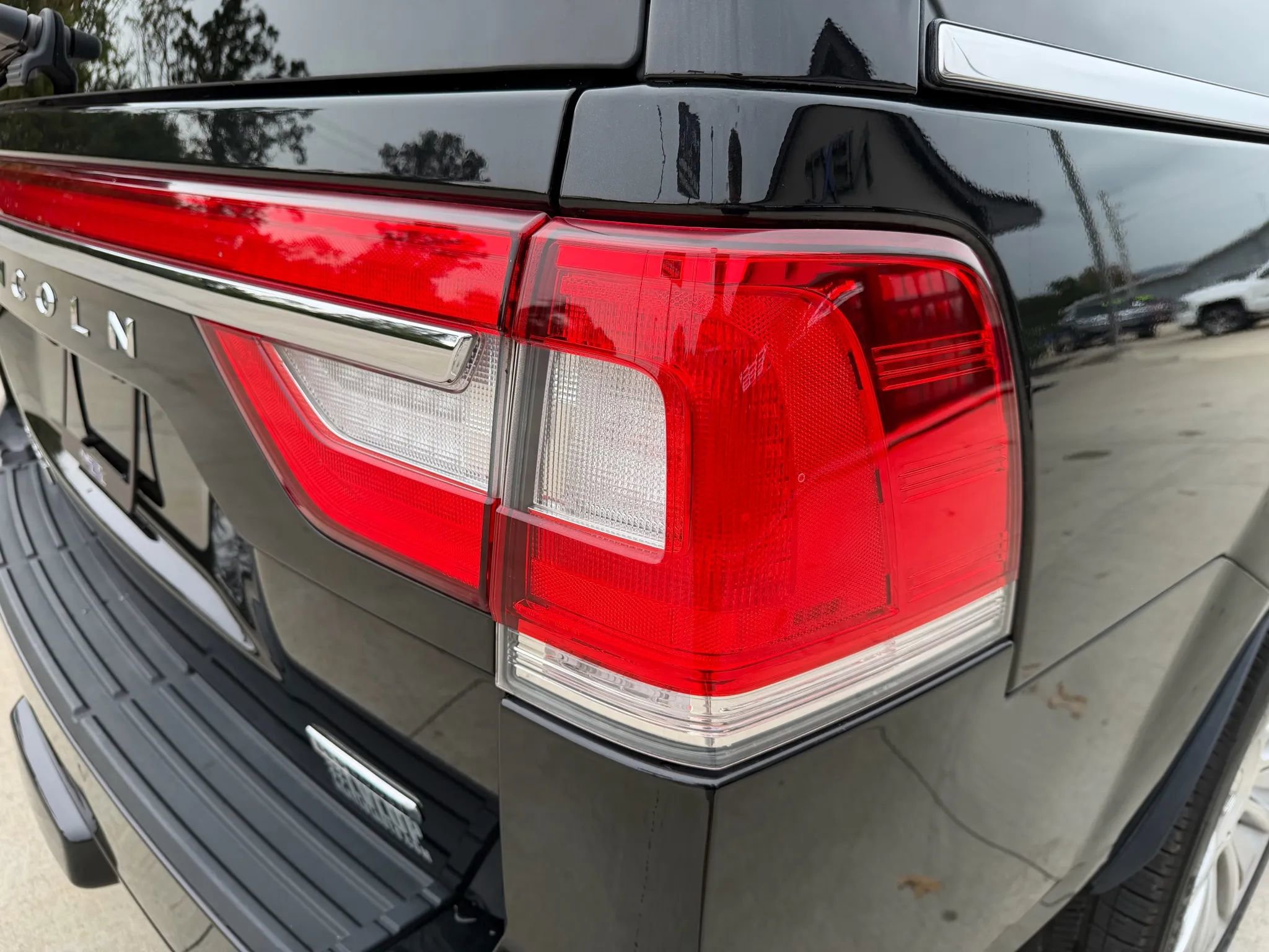 Used 2015 Lincoln Navigator L 4WD w/ Equipment Group 101A Reserve image 64