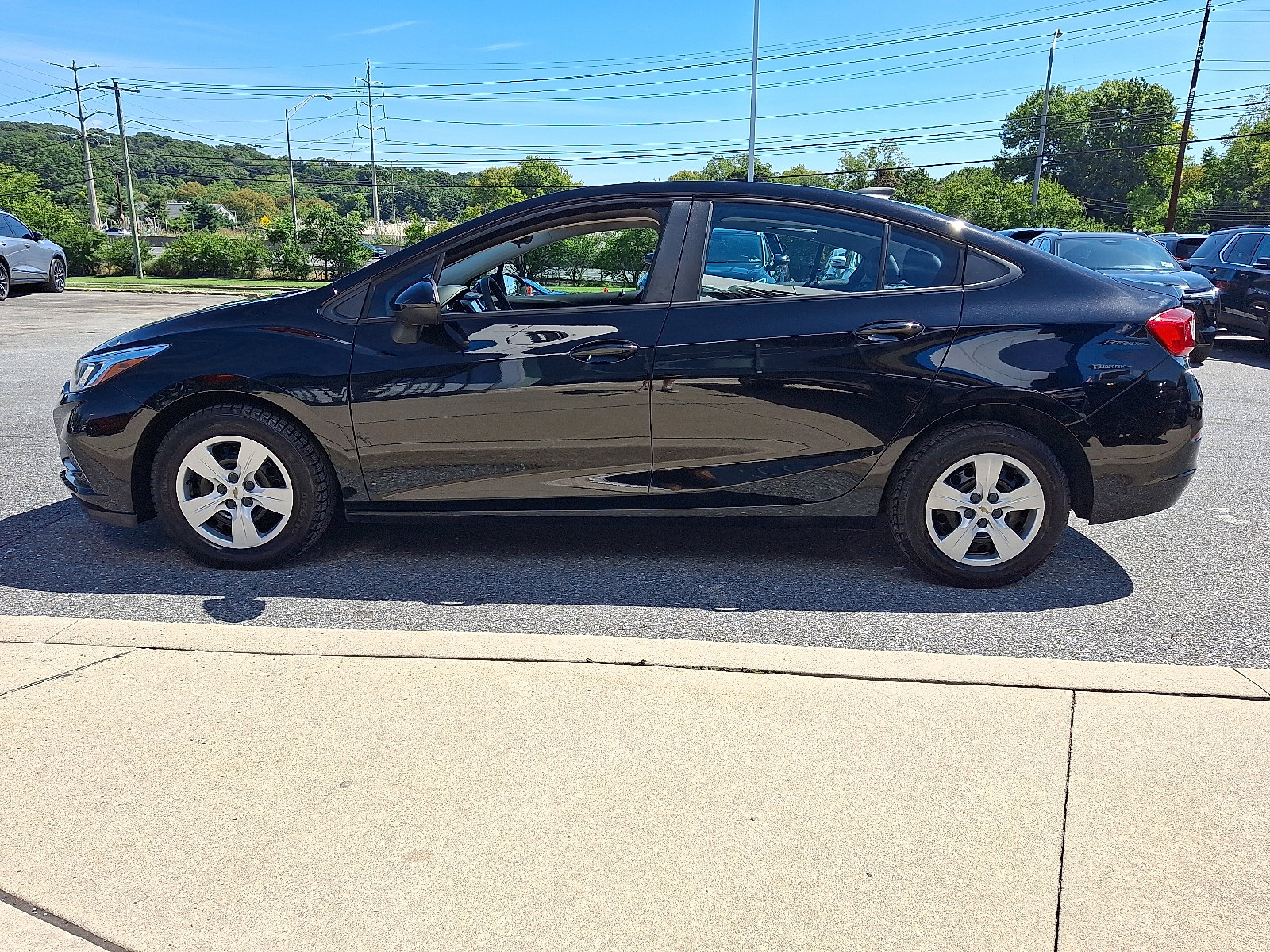 Used 2018 Chevrolet Cruze LS FWD image 4