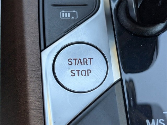 Used 2021 BMW 330e image 32