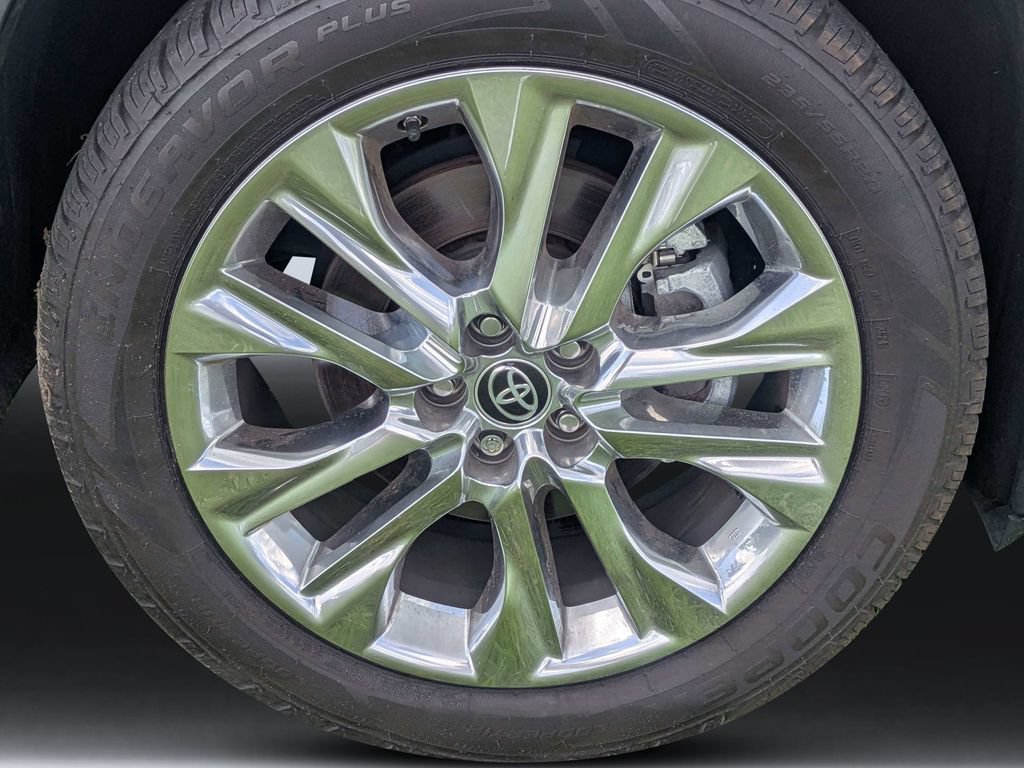 Used 2023 Toyota Highlander Limited FWD image 11