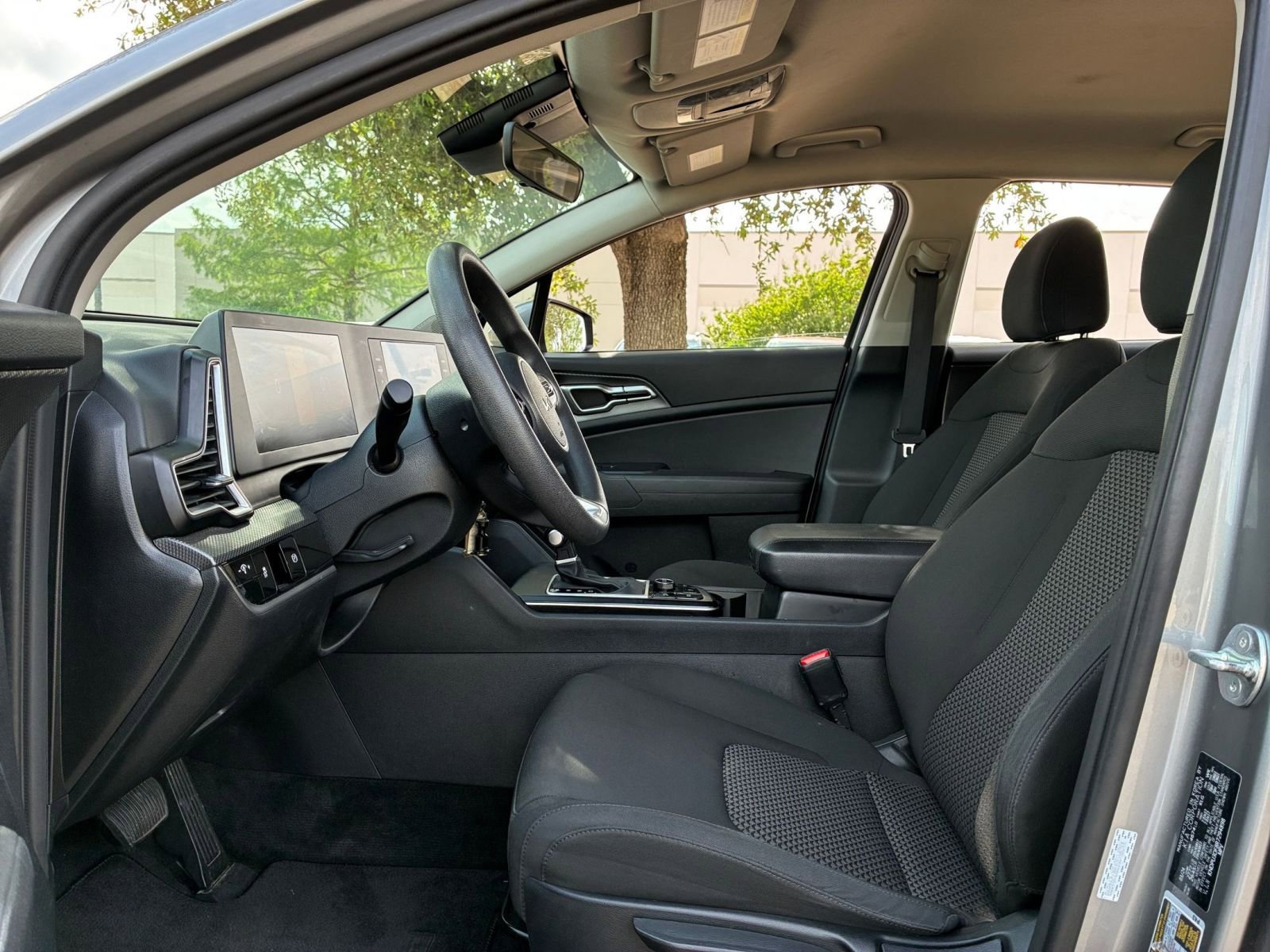 Used 2024 Kia Sportage LX image 30