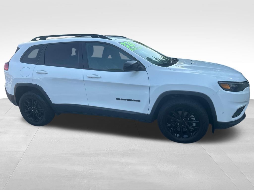 Used 2023 Jeep Cherokee Altitude Lux AWD/4WD image 32