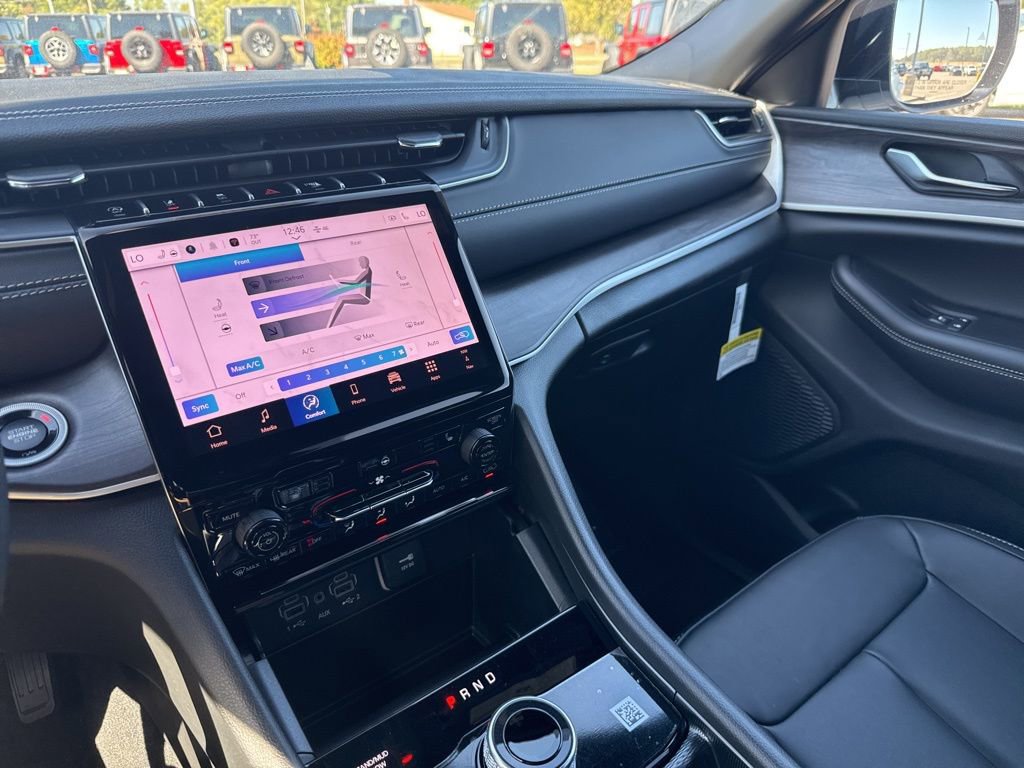 New 2025 Jeep Grand Cherokee L Limited image 25