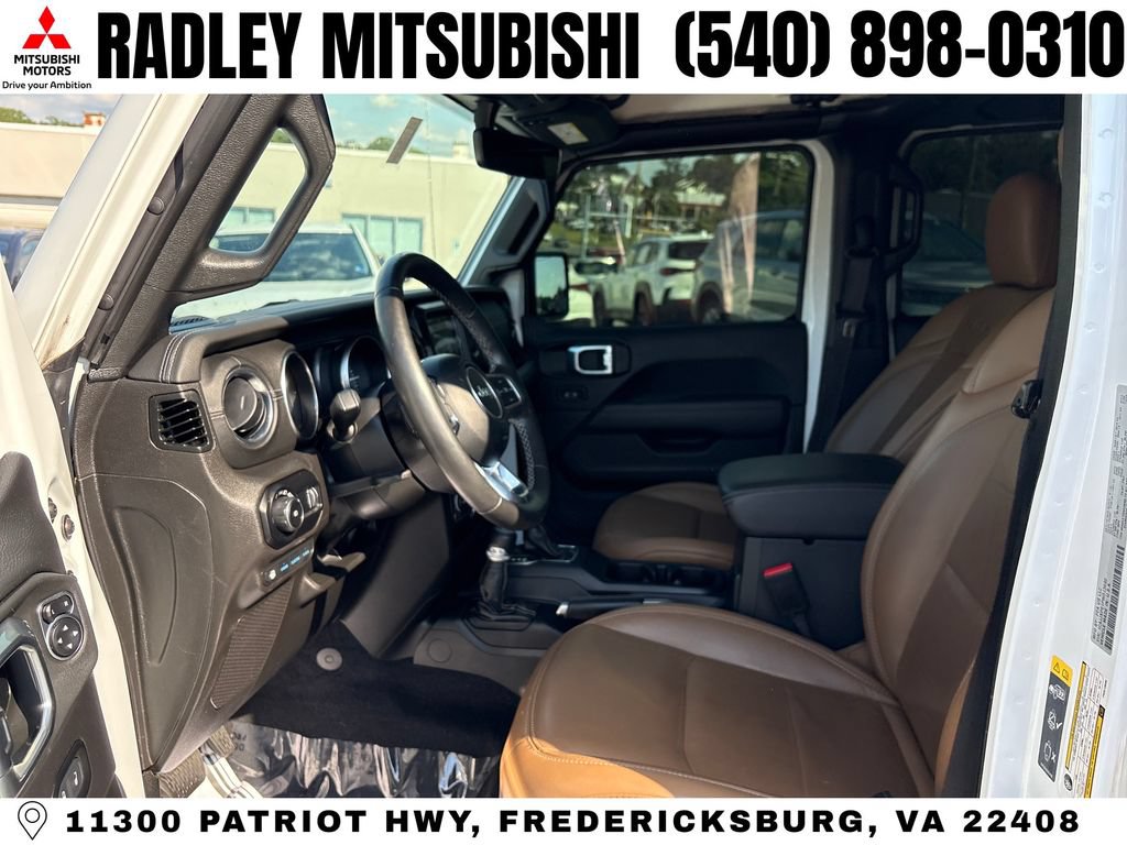 Used 2023 Jeep Wrangler Unlimited Sahara w/ Cold Weather Group AWD/4WD image 5