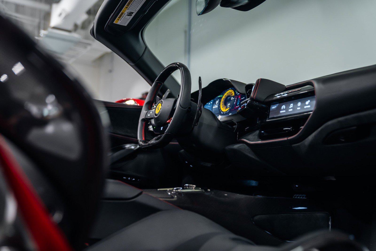 Used 2024 Ferrari SF90 Spider image 23