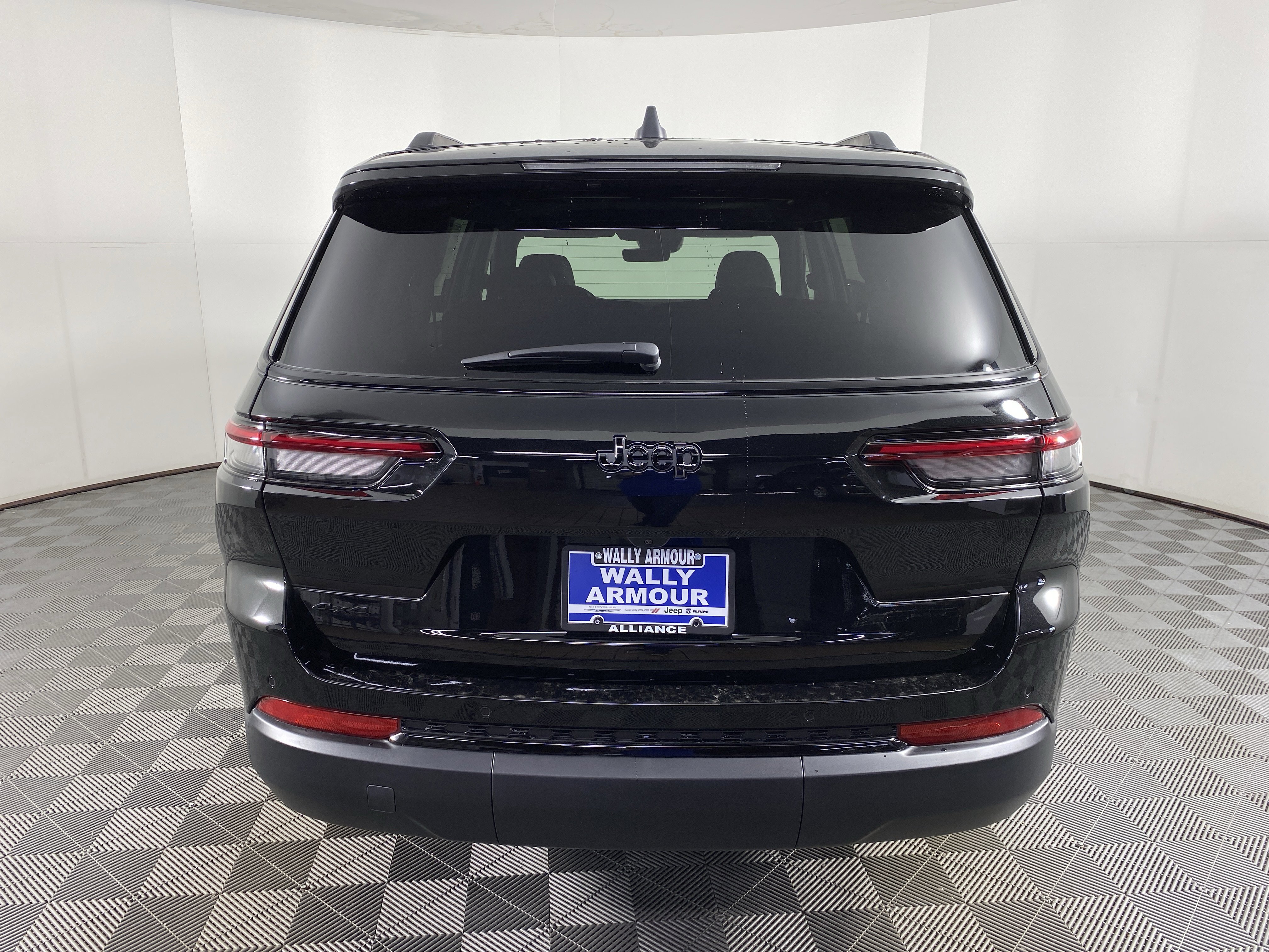 New 2025 Jeep Grand Cherokee L Altitude image 8