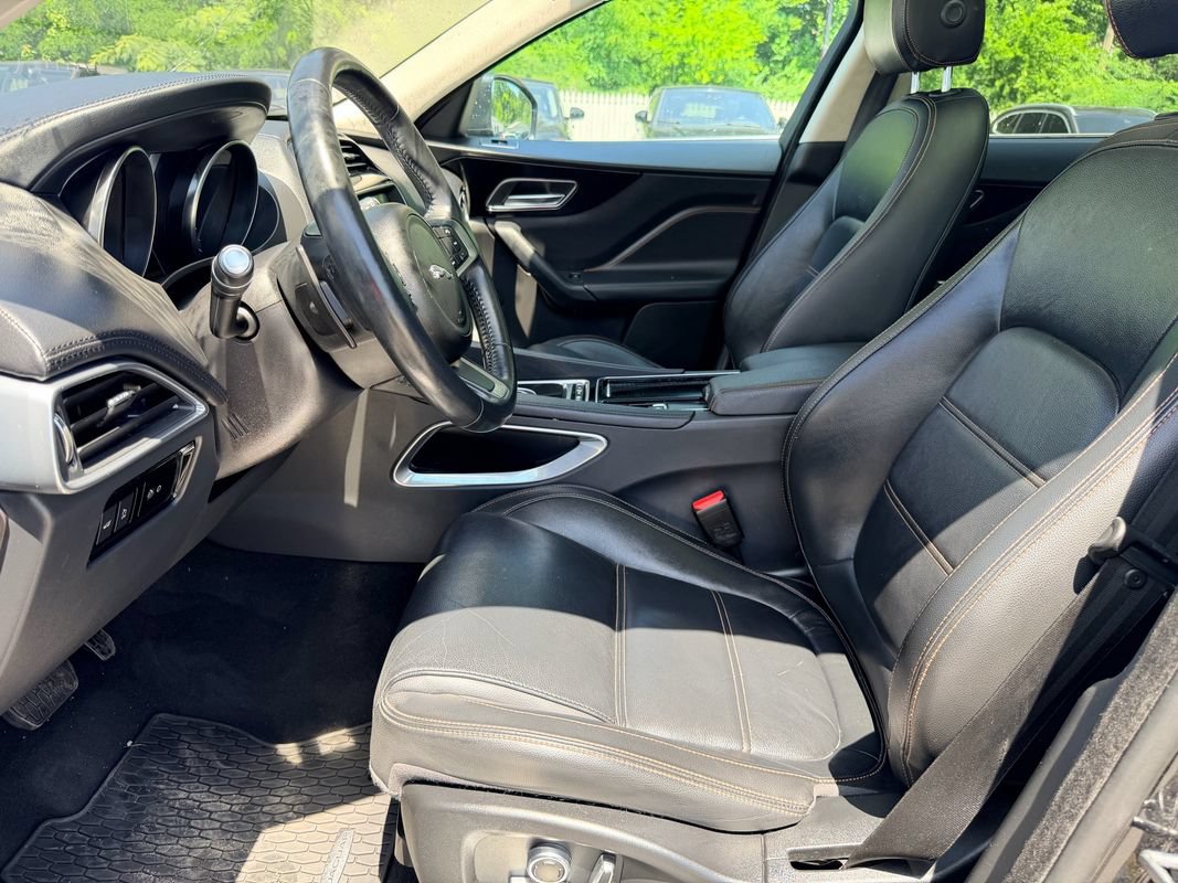 Used 2020 Jaguar F-PACE Prestige AWD/4WD image 12