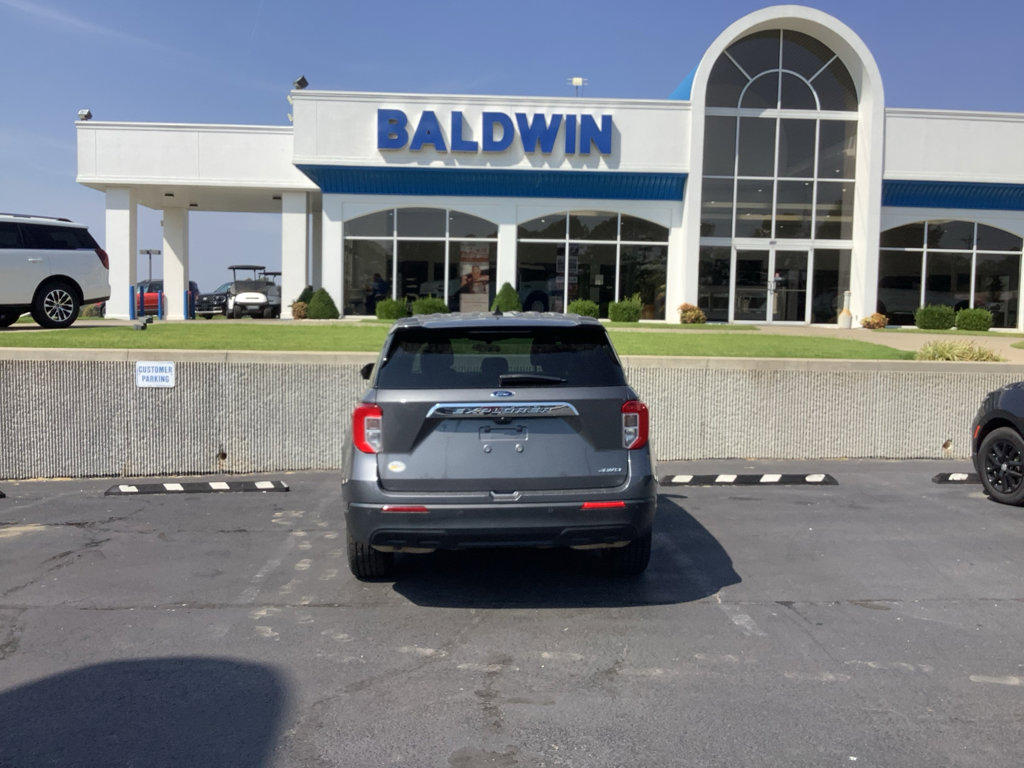 Used 2023 Ford Explorer XLT w/ Equipment Group 202A image 6