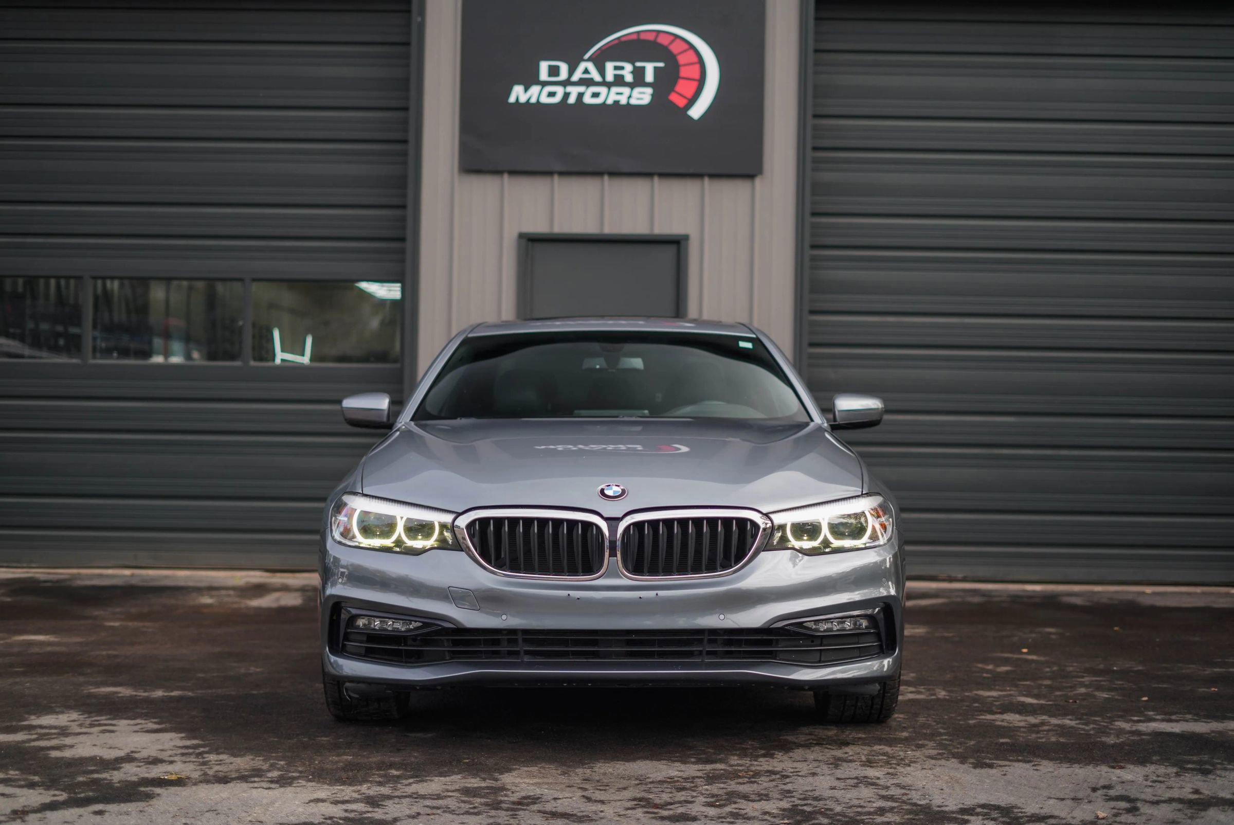 Used 2018 BMW 540i image 2