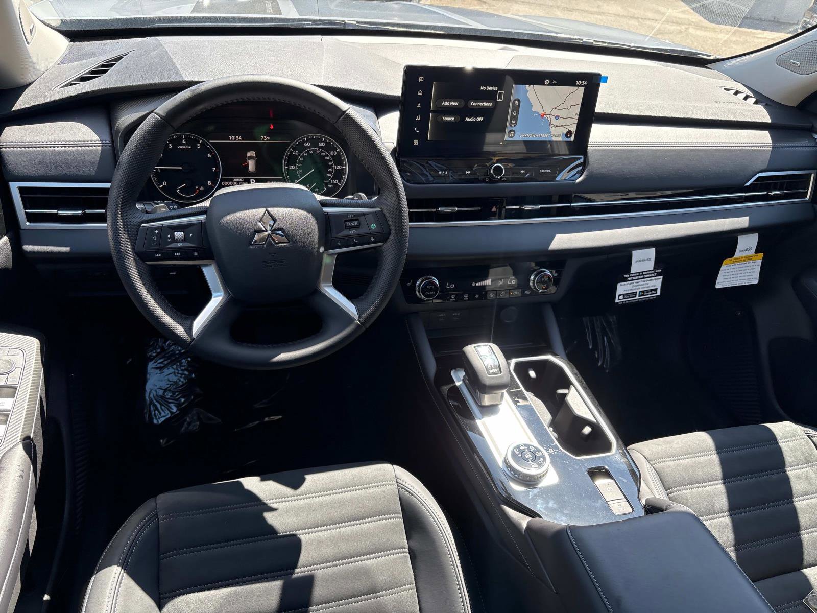 New 2025 Mitsubishi Outlander SE image 9