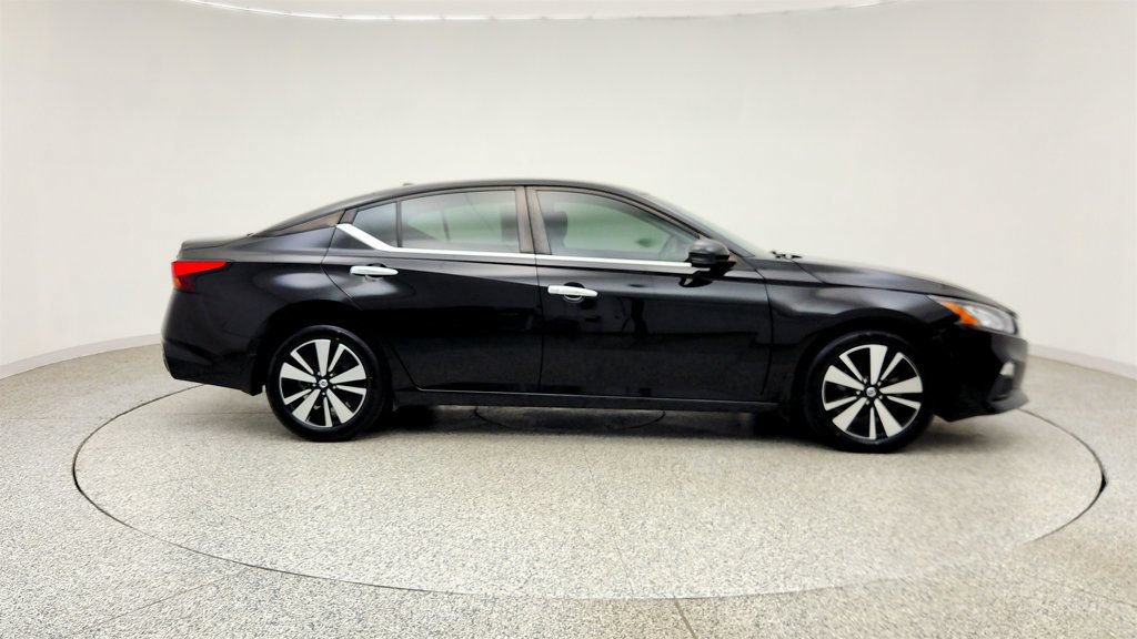 Used 2021 Nissan Altima 2.5 SV w/ SV Premium Package FWD image 4