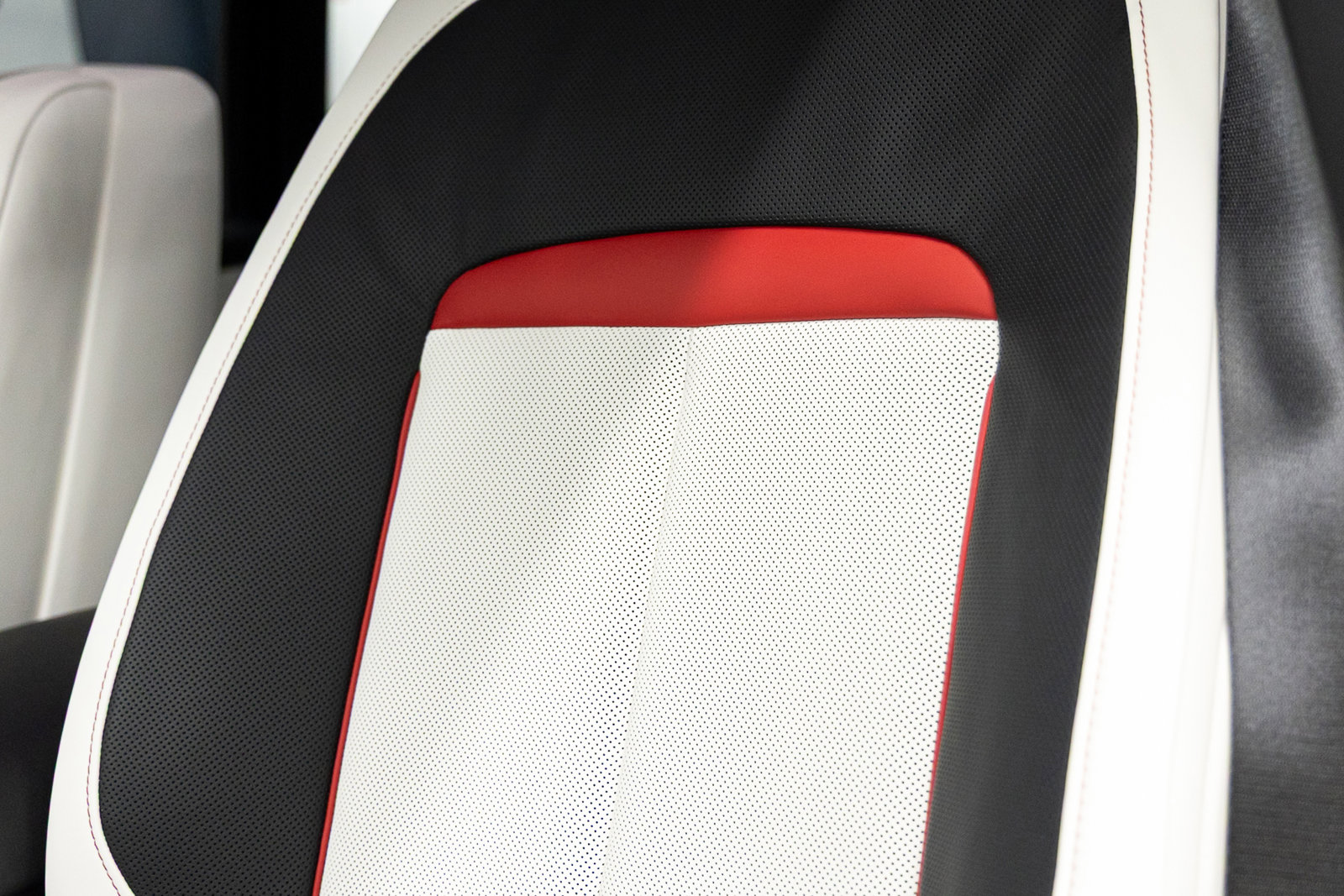 New 2026 Rolls-Royce Cullinan image 39