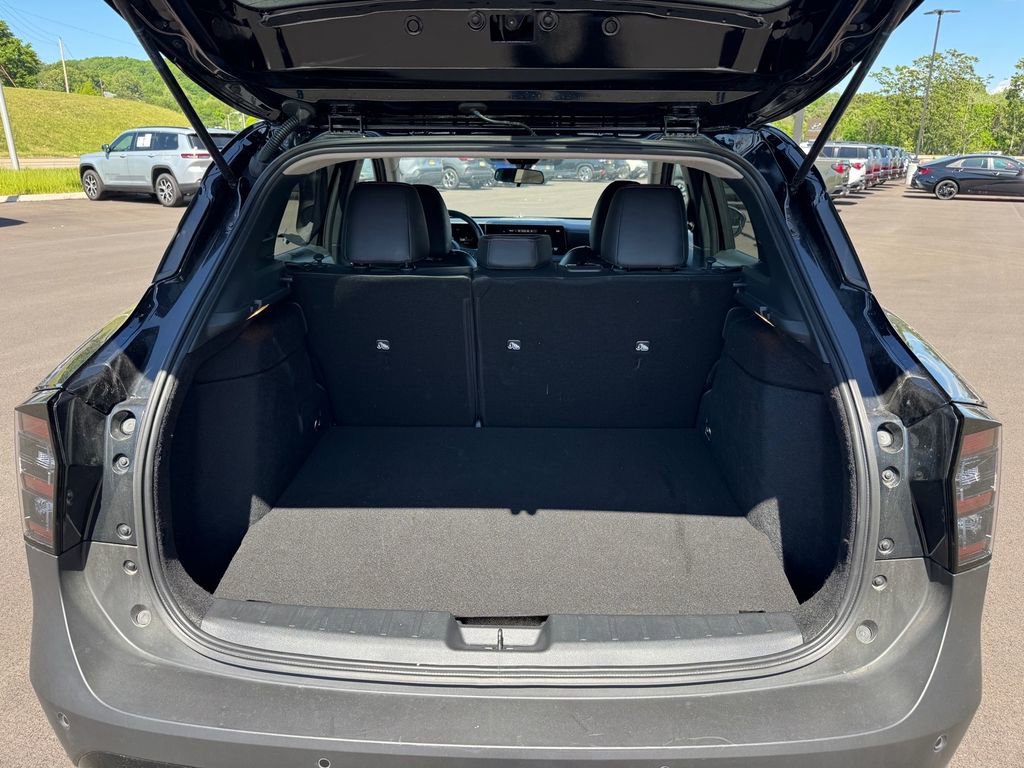 Used 2025 Nissan Kicks SR AWD/4WD image 21