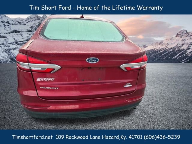 Used 2019 Ford Fusion SE image 3