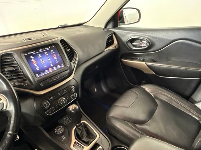 Used 2018 Jeep Cherokee Limited w/ High Altitude Package AWD/4WD image 28
