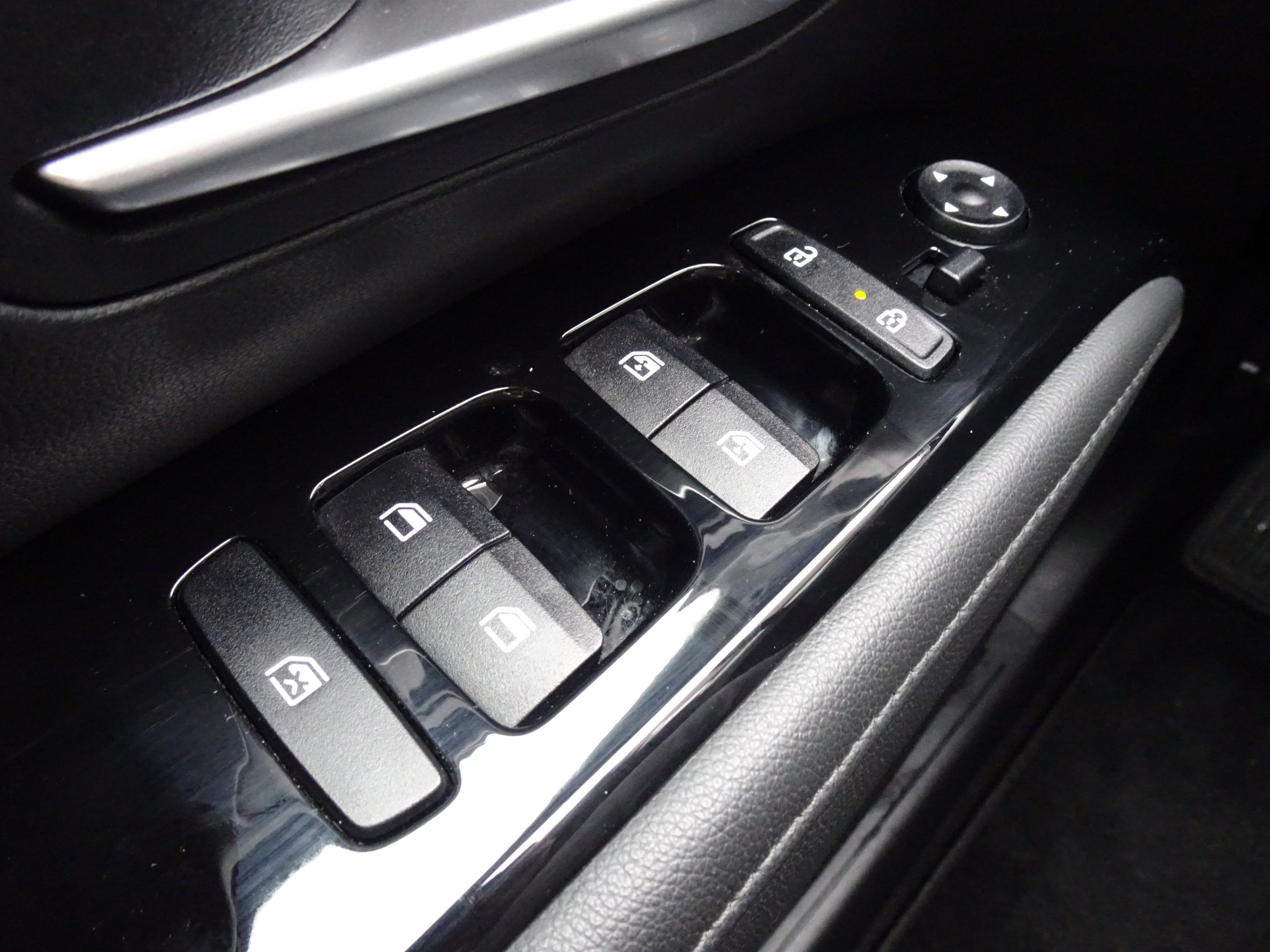 Used 2024 Hyundai Santa Cruz Limited AWD/4WD image 24