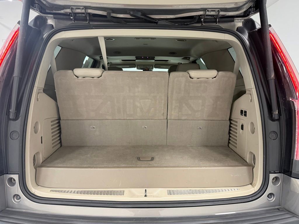 Used 2019 Cadillac Escalade Premium Luxury image 29