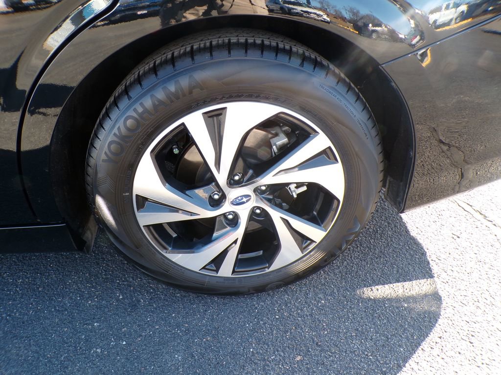 Used 2025 Subaru Legacy Premium image 9