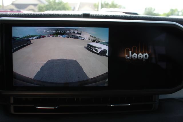 Used 2024 Jeep Wrangler Unlimited Sport AWD/4WD image 18