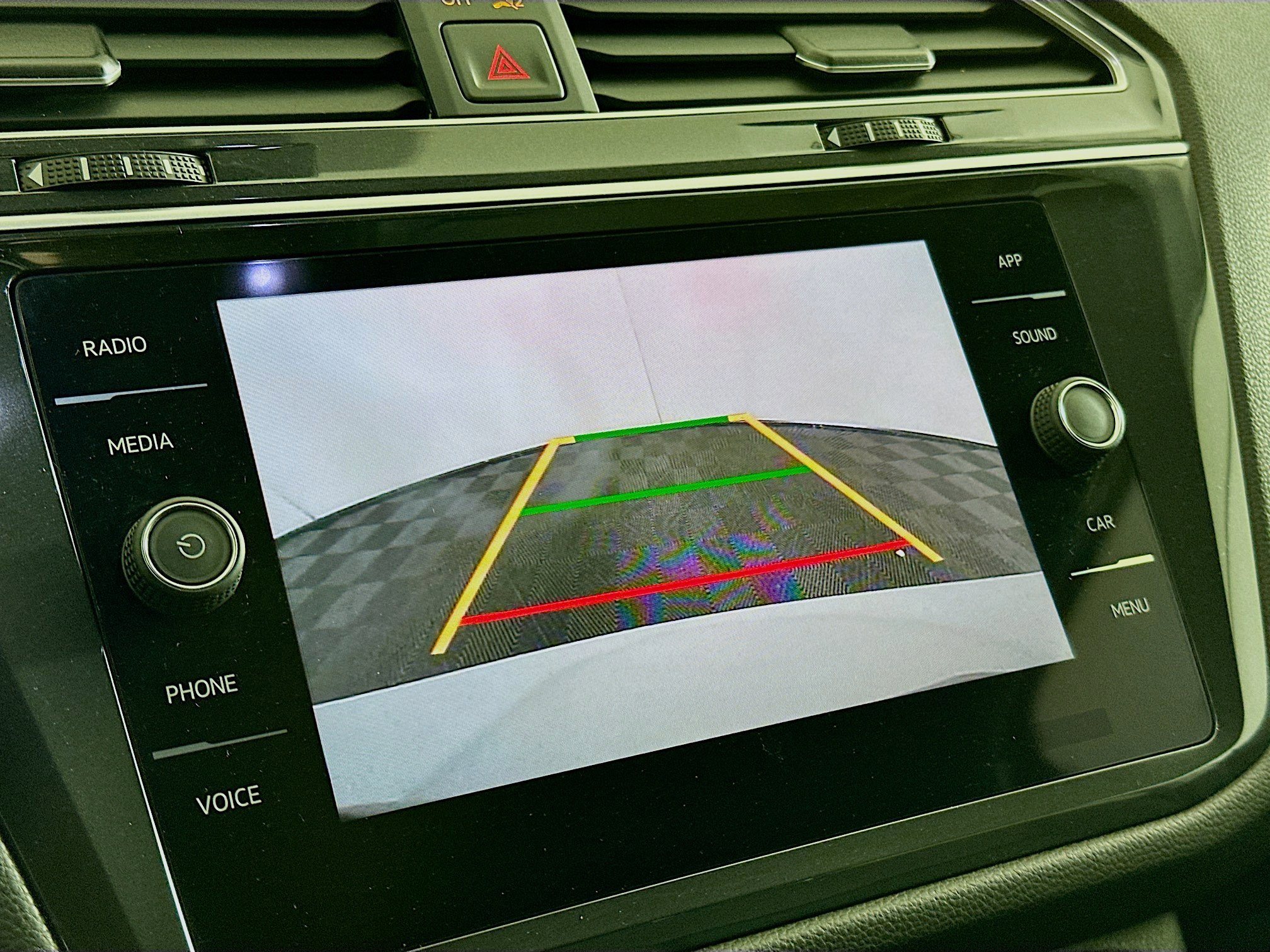 Used 2024 Volkswagen Tiguan SE image 22